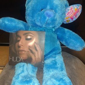 Huda Beauty 3D Highlighter Palette and cute blue teddy bear!